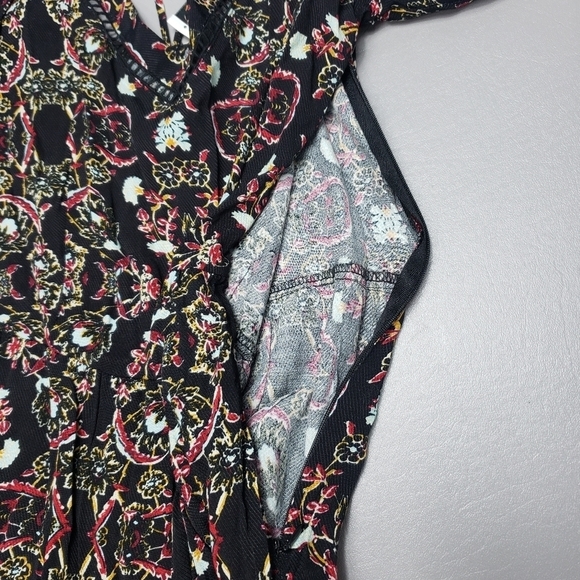 Kendall and Kylie cold shoulder strappy romper women's size small - Picture 14 of 15